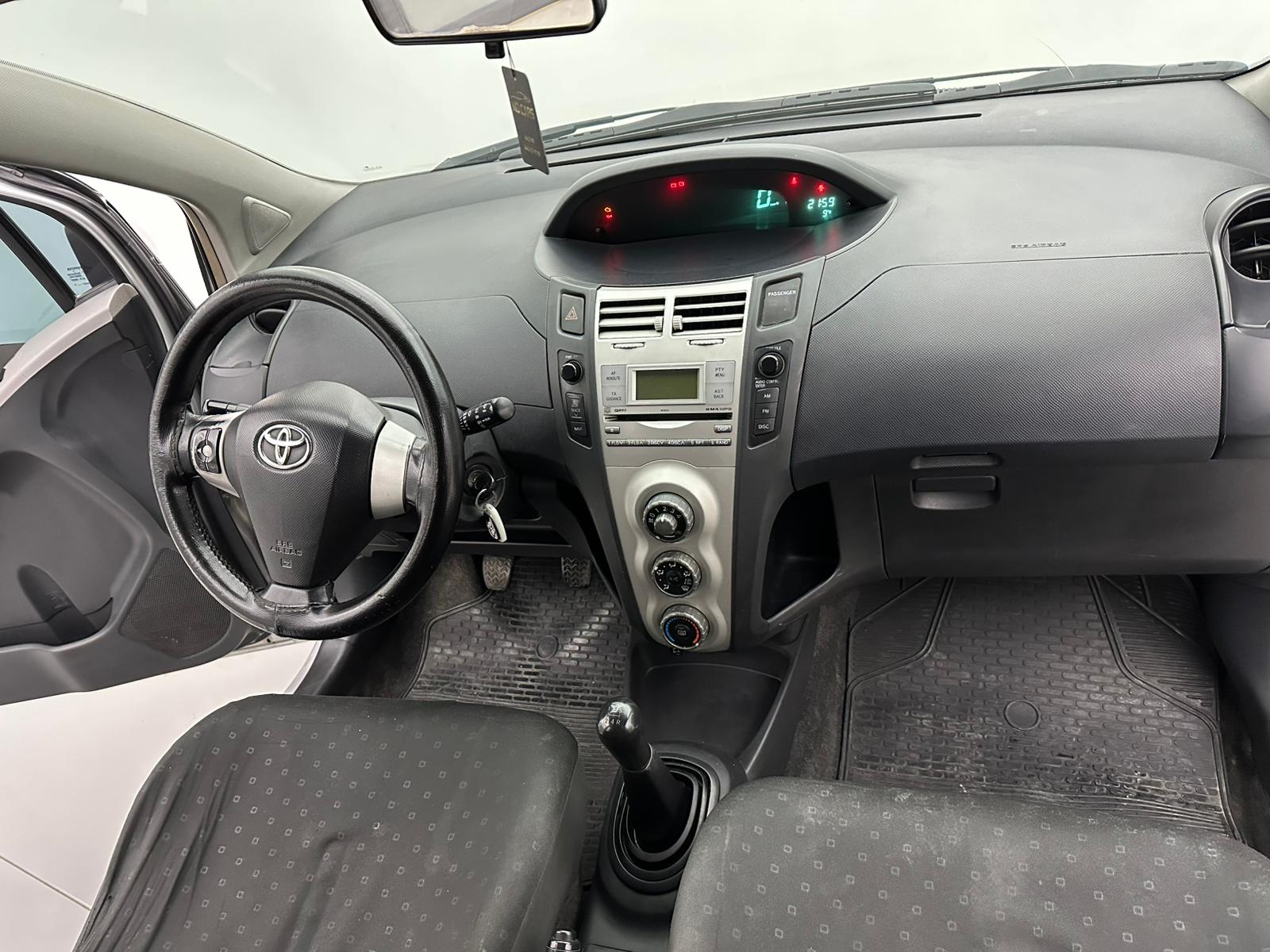 TOYOTA YARIS 20